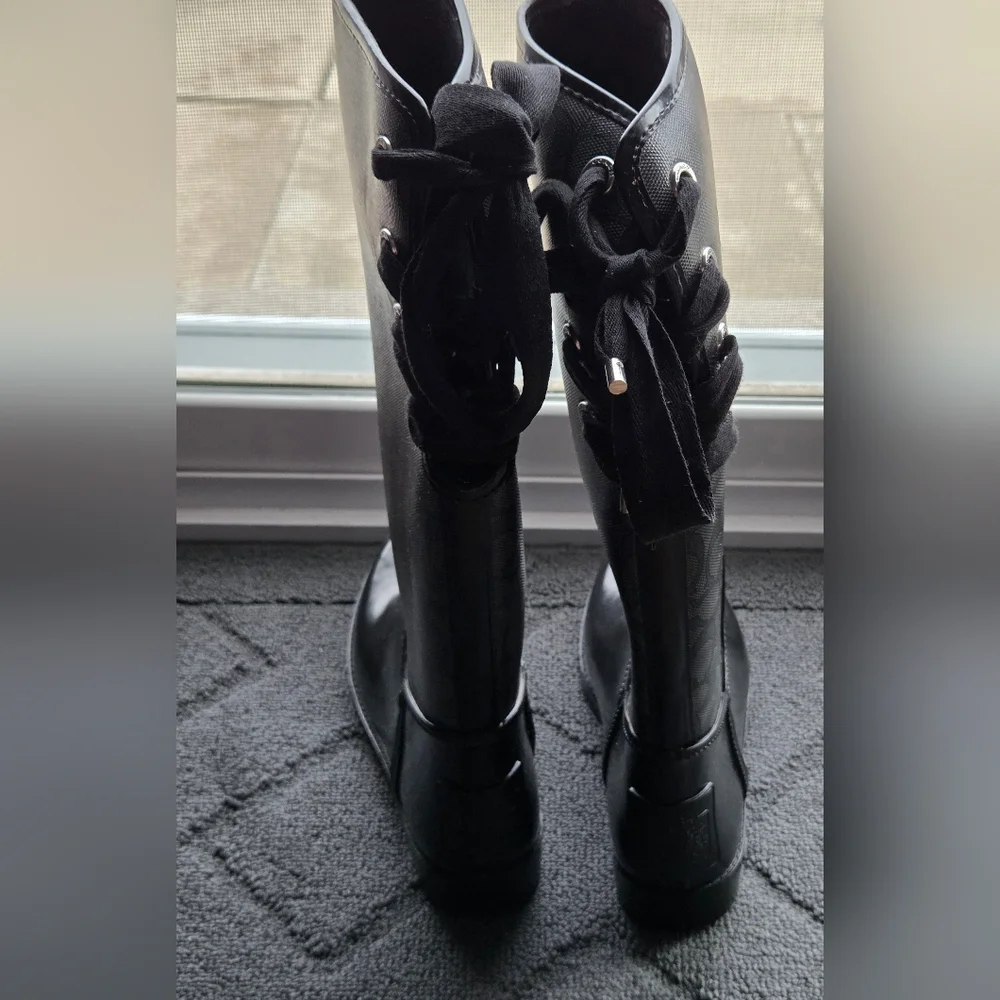Coach Tristee Rain Boots. Size 9 - Picture 3 of 10